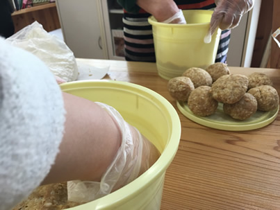 味噌づくり_味噌団子を作る③